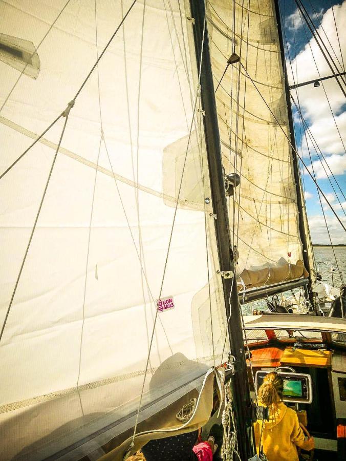 Zeilschip Lucia Hotel Vlissingen Kültér fotó